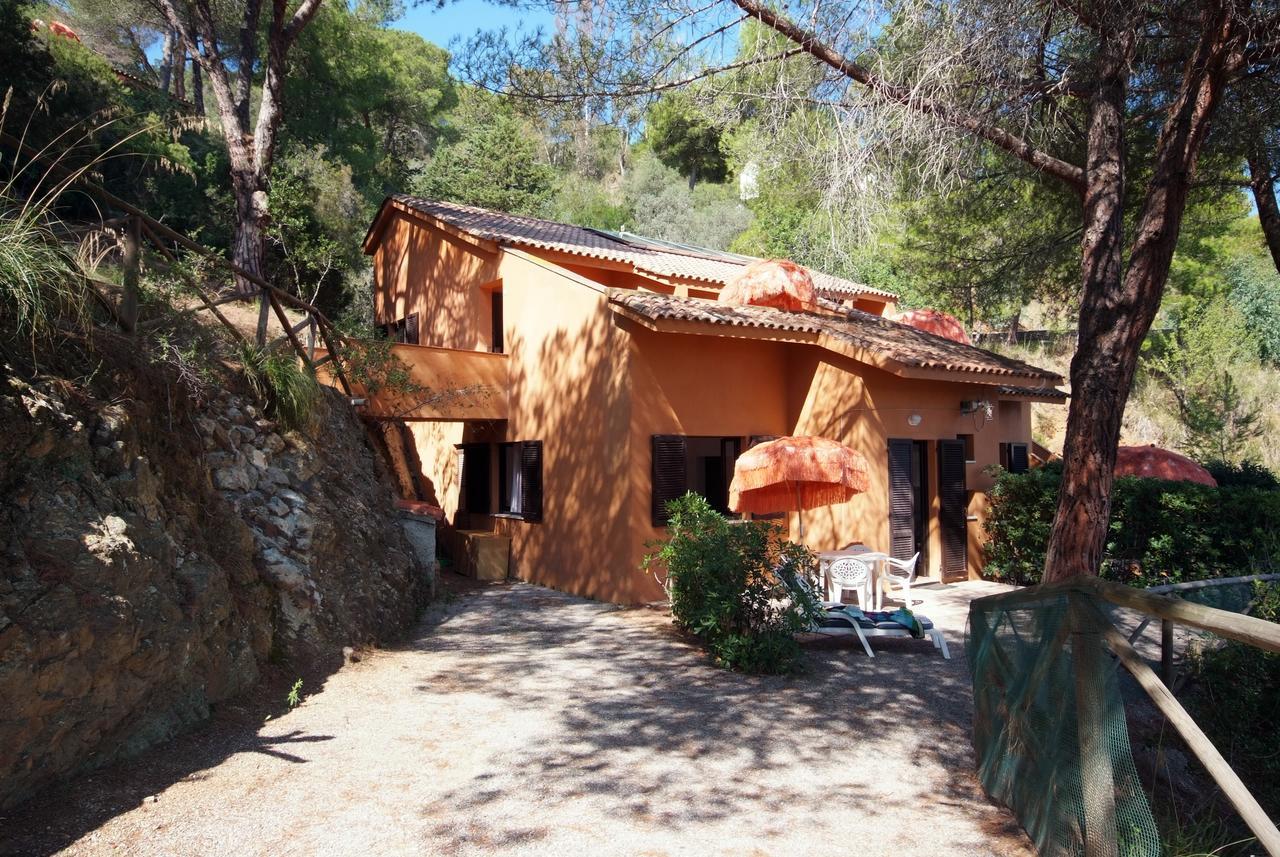 Residence Sud Est Porto Azzurro Dış mekan fotoğraf
